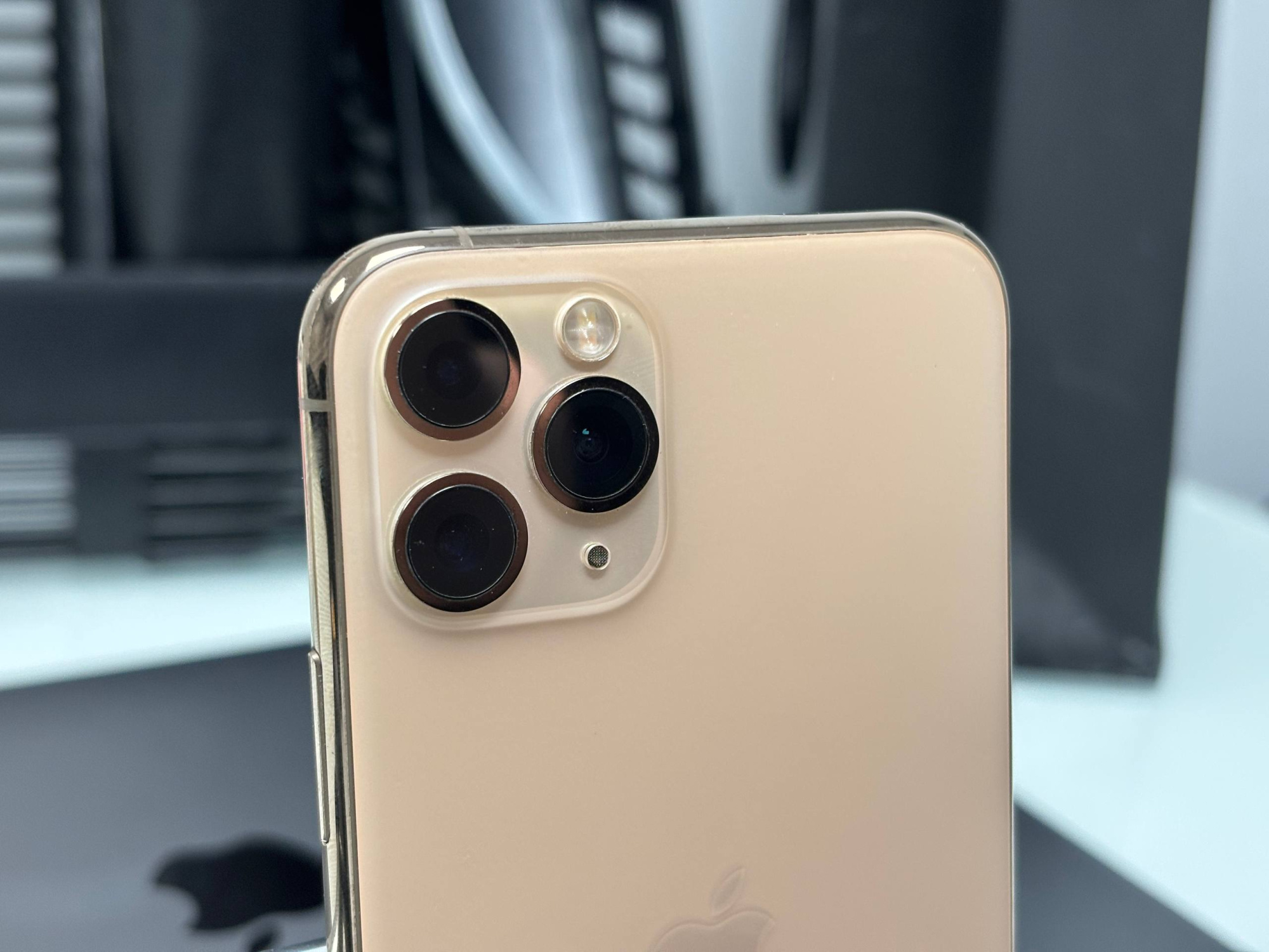 iPhone 11 Pro 256Гб (69% / Без коробки) Золотой - Б/У ★★★★☆